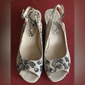 Laura Ashley cork wedge slingback sandal faux snake skin tan black women’s 7.5